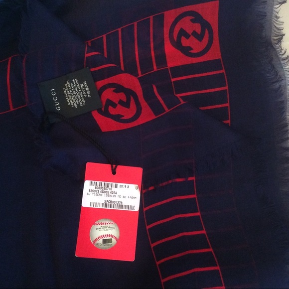 Gucci Detroit Tigers Limited Edition Navy Blue Scarf - Picture 5 of 10
